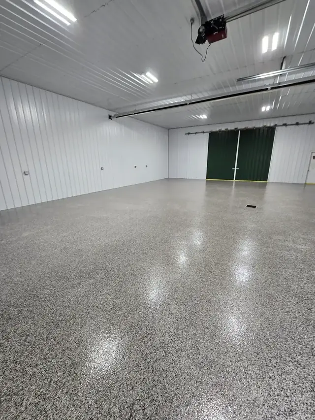 Full flake coating in a pole barn